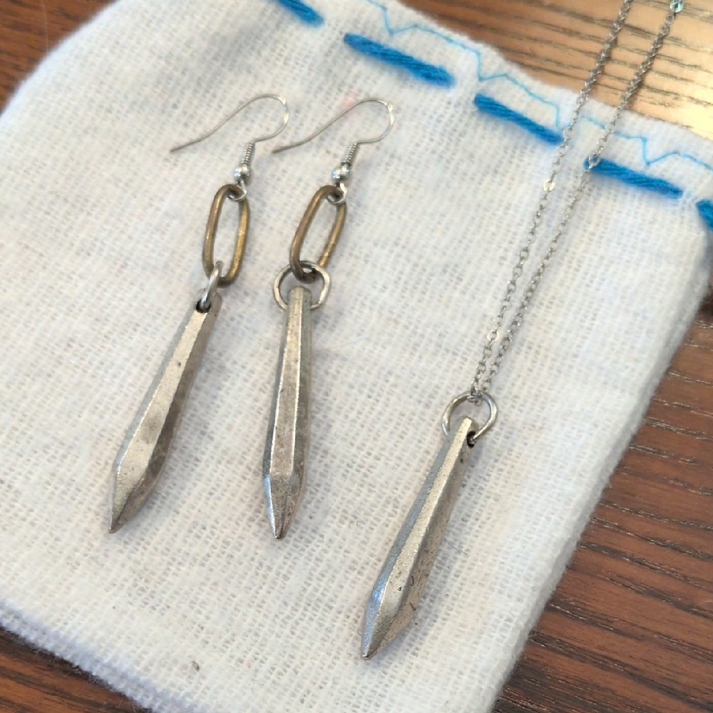 Edgey Set Of Earrings And Necklace